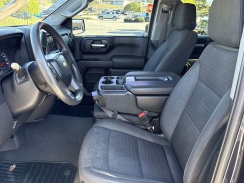 Used 2023 Chevrolet Silverado 1500 Custom image 9