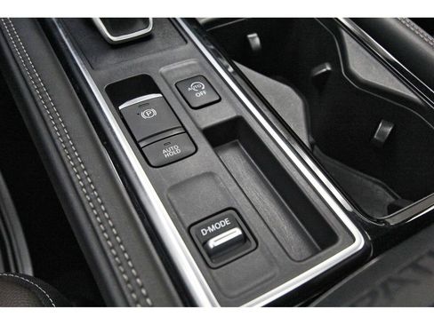 Certified 2024 Nissan Pathfinder Platinum image 23