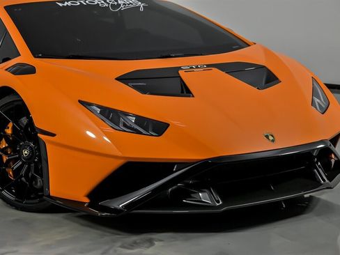 Used 2022 Lamborghini Huracan STO RWD image 3