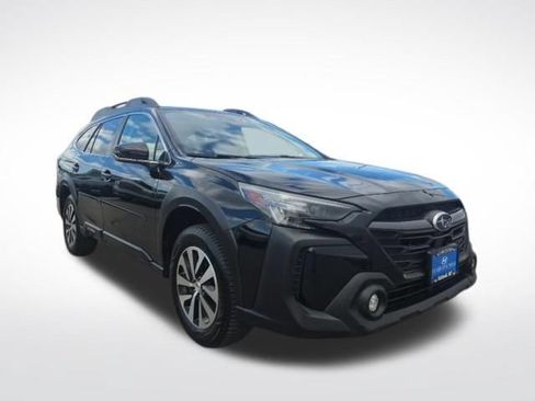Used 2023 Subaru Outback Premium AWD/4WD image 3