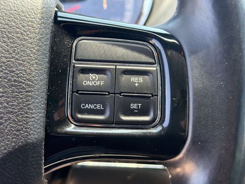 Used 2020 Dodge Grand Caravan SXT FWD image 18