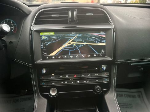 Used 2017 Jaguar F-PACE R-Sport AWD/4WD image 22