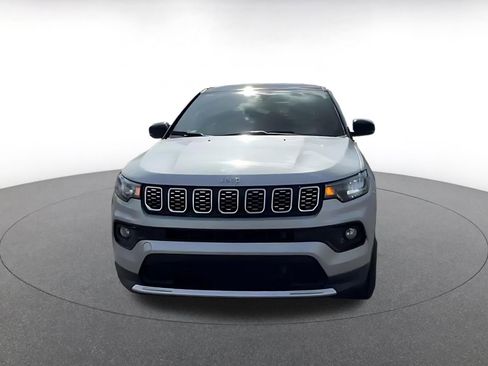 Used 2025 Jeep Compass Limited image 4