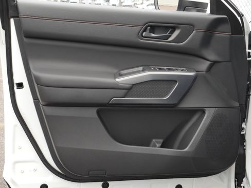 Certified 2025 Nissan Pathfinder Rock Creek image 36