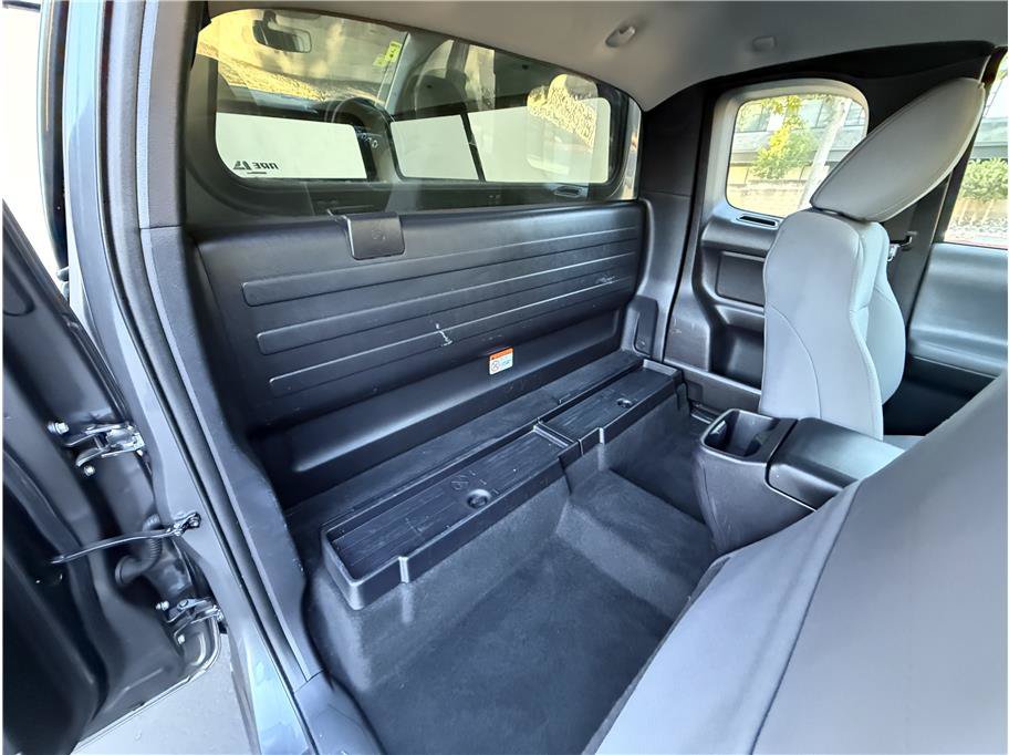 Used 2017 Toyota Tacoma SR AWD/4WD image 19