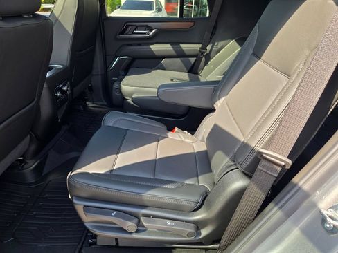 New 2026 GMC Yukon Denali w/ Sun & Power Step Package AWD/4WD image 32