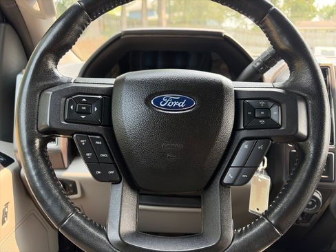 Used 2018 Ford F150 XLT w/ Equipment Group 302A Luxury AWD/4WD image 28