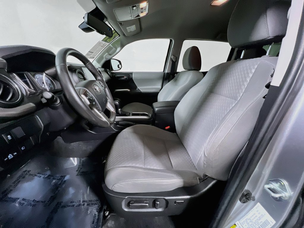 Used 2021 Toyota Tacoma SR5 RWD image 12