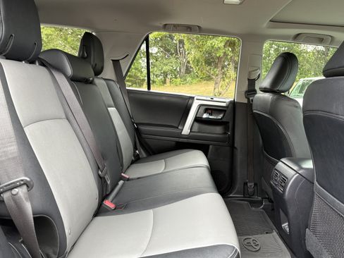 Used 2022 Toyota 4Runner SR5 Premium w/ Moonroof Package RWD image 12