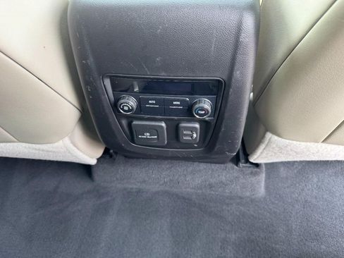 Used 2020 Buick Enclave Essence w/ Sound and Sites Package AWD/4WD image 16
