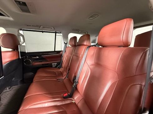 Used 2021 Lexus LX 570 4WD w/ Luxury Package image 23