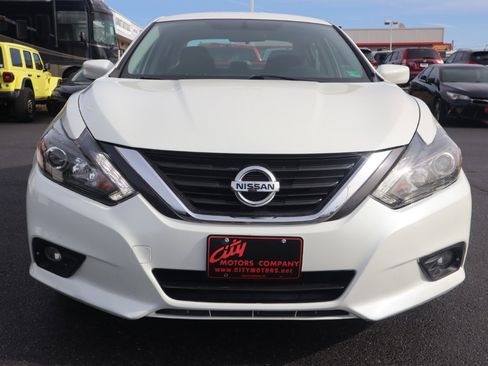 Used 2016 Nissan Altima 2.5 SR w/ LED Appearance Package image 29