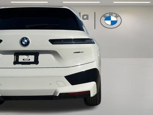 Used 2022 BMW iX xDrive50 w/ Premium Package AWD/4WD image 21