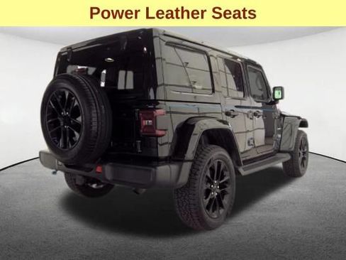Used 2023 Jeep Wrangler Unlimited Sahara w/ Cold Weather Group AWD/4WD image 5