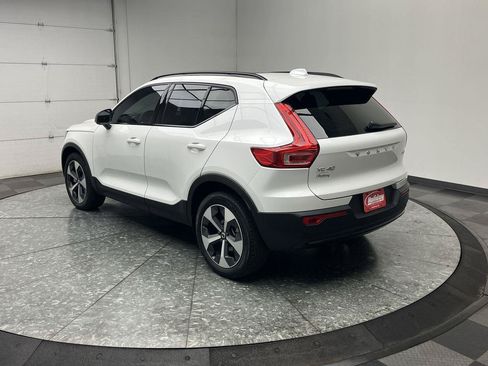 Used 2026 Volvo XC40 B5 Core AWD/4WD image 2