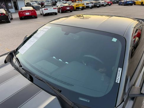 Used 2017 Ford Mustang GT RWD image 12