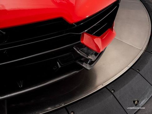 Used 2023 Lamborghini Urus Performante AWD/4WD image 7