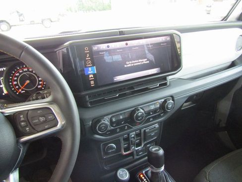 Used 2024 Jeep Wrangler Sahara image 24