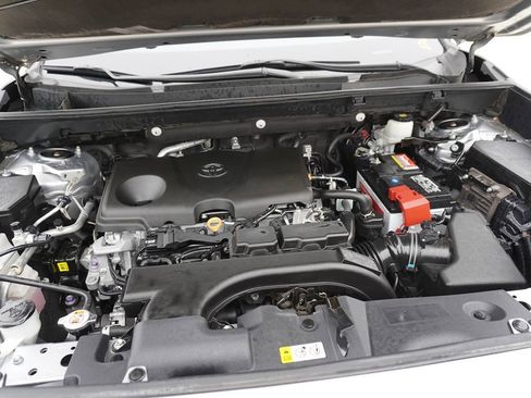 Used 2021 Toyota RAV4 XLE image 6