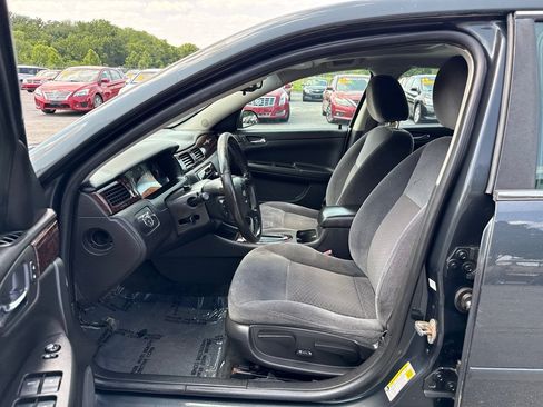Used 2013 Chevrolet Impala LT w/ LT Sunroof Package FWD image 9