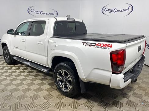 Certified 2019 Toyota Tacoma TRD Sport AWD/4WD image 4