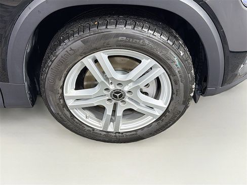 Certified 2023 Mercedes-Benz GLB 250 4MATIC image 33