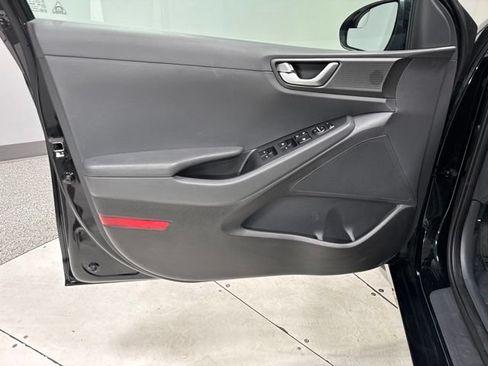 Used 2018 Hyundai Ioniq Blue FWD image 8