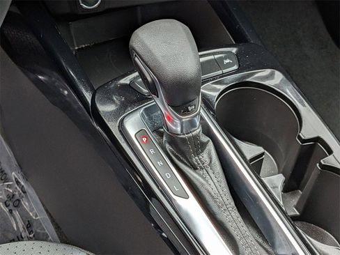 Used 2025 Chevrolet Trax LT w/ LT Convenience Package image 20