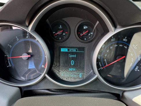 Used 2014 Chevrolet Cruze LT image 10