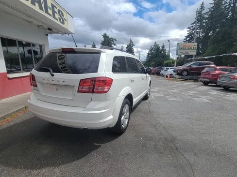 Used 2017 Dodge Journey SE w/ Flexible Seating Group FWD image 3