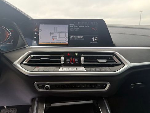 Used 2022 BMW X7 xDrive40i w/ Luxury Seating Package image 23