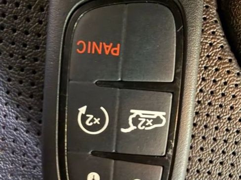 Used 2023 Jeep Cherokee Trailhawk w/ Sun & Sound Group image 29