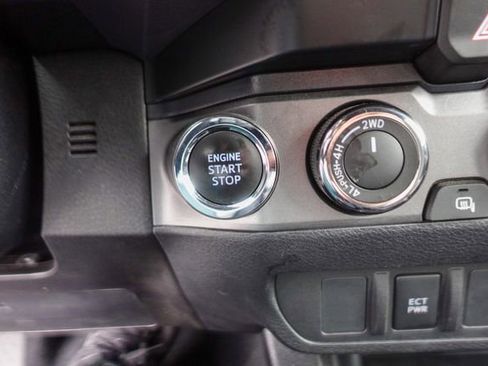 Certified 2023 Toyota Tacoma TRD Off-Road image 27