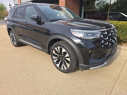 Used 2025 Ford Explorer Platinum w/ LUX Leather Package AWD/4WD image 3