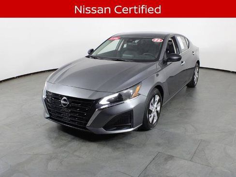Certified 2025 Nissan Altima 2.5 S FWD image 2