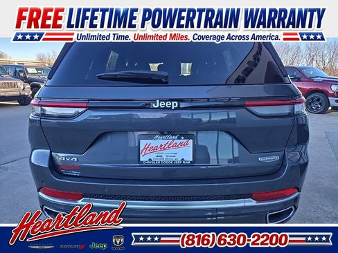 Used 2025 Jeep Grand Cherokee Summit AWD/4WD image 9