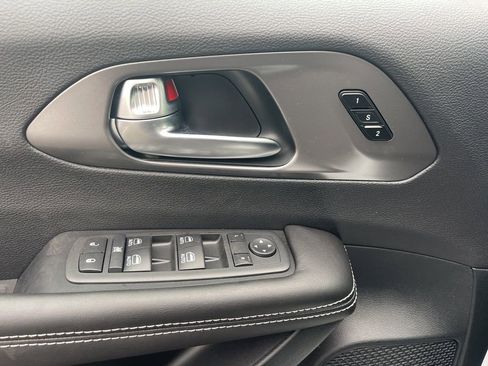 New 2026 Chrysler Pacifica Select FWD image 16