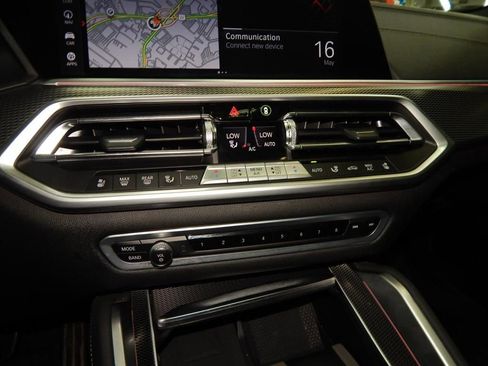 Used 2023 BMW X6 xDrive40i w/ M Sport Package image 15