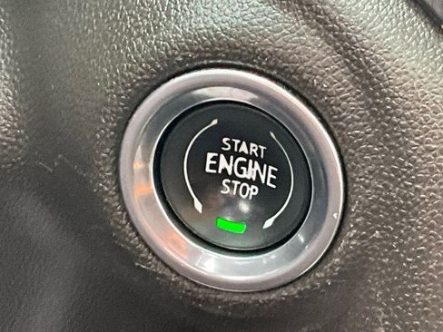 Used 2020 GMC Sierra 1500 Denali w/ Denali Ultimate Package AWD/4WD image 25