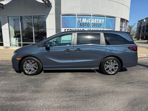 Used 2026 Honda Odyssey Touring image 2