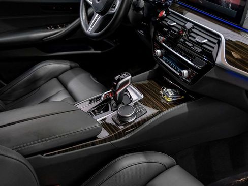 Used 2022 BMW M5 w/ Executive Package image 20