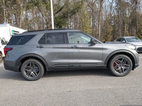 New 2026 Ford Explorer ST-Line w/ ST-Line Street Pack image 3