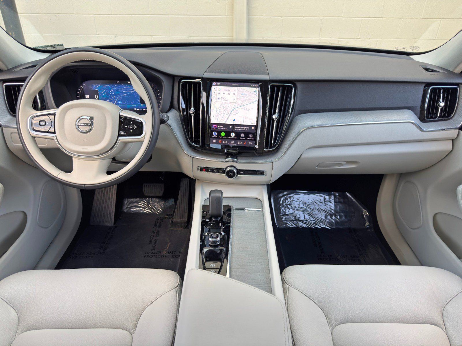 Used 2025 Volvo XC60 B5 Plus w/ Protection Package Premier AWD/4WD image 13