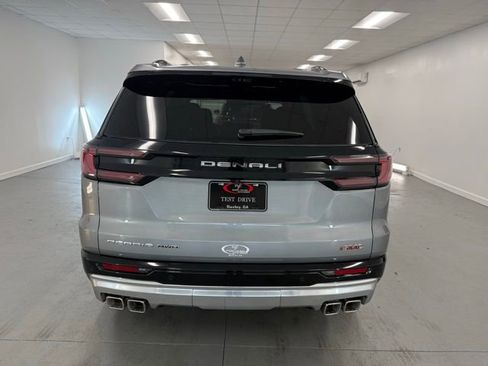 New 2026 GMC Acadia Denali w/ Super Cruise Package image 7