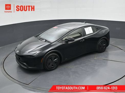 Used 2025 Toyota Prius LE AWD/4WD image 49