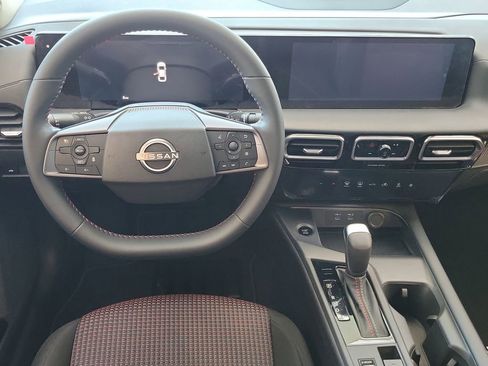 New 2026 Nissan Sentra SR w/ Floor Mat Package FWD image 5