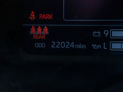 Used 2025 Toyota Tundra Limited AWD/4WD image 18