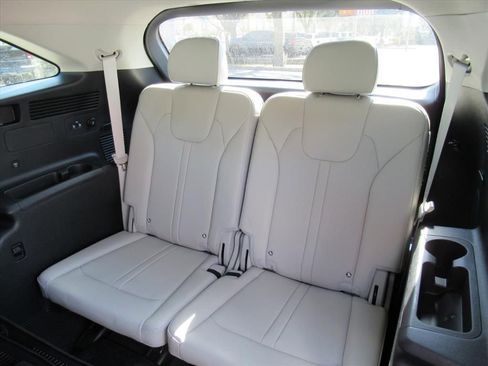 Used 2025 Kia Sorento S w/ Panoramic Sunroof Package image 29