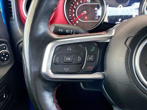 Used 2022 Jeep Gladiator Rubicon AWD/4WD image 12