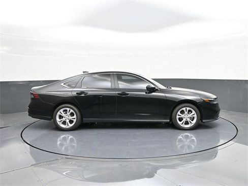 Used 2025 Honda Accord LX image 24